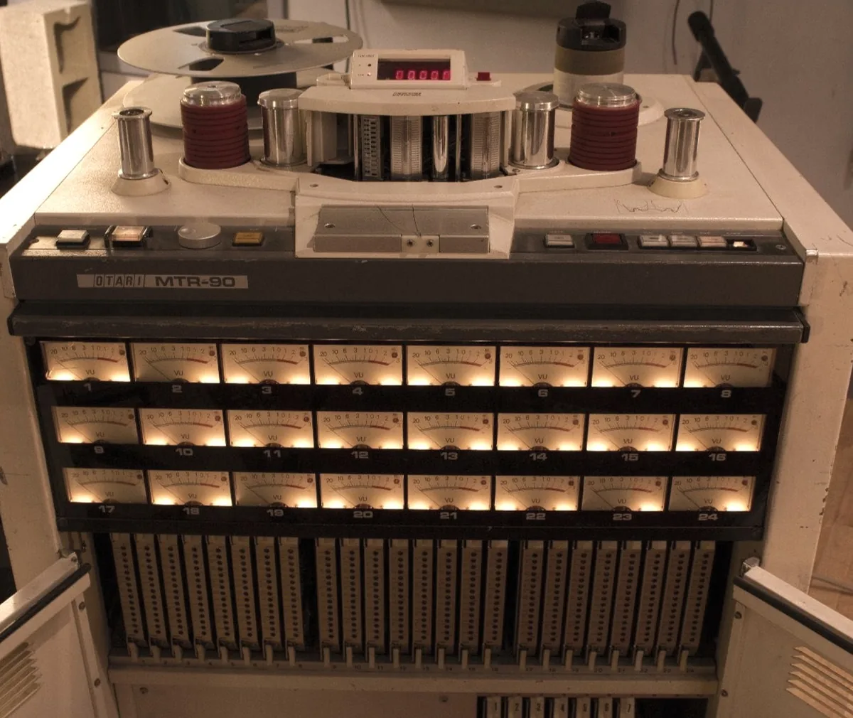 Grabadora Otari MTR-90 II de 24 canales